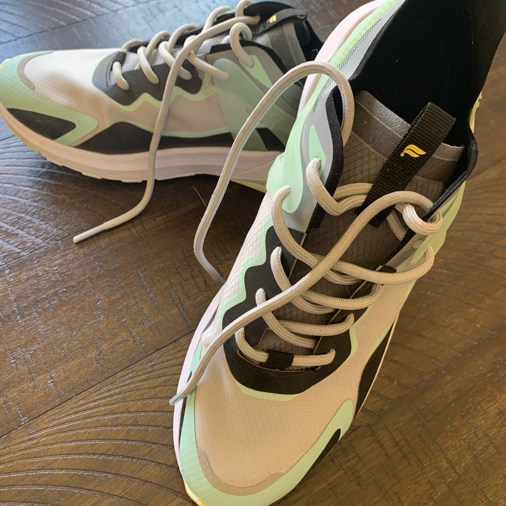 Fabletics running shoes - Picture 2 of 2